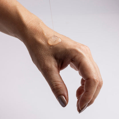 Ritual de beleza minimalista com produtos naturai